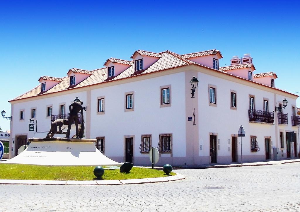 Casa Do Largo - Golega - Turismo De Habitacao Hotel Exterior photo