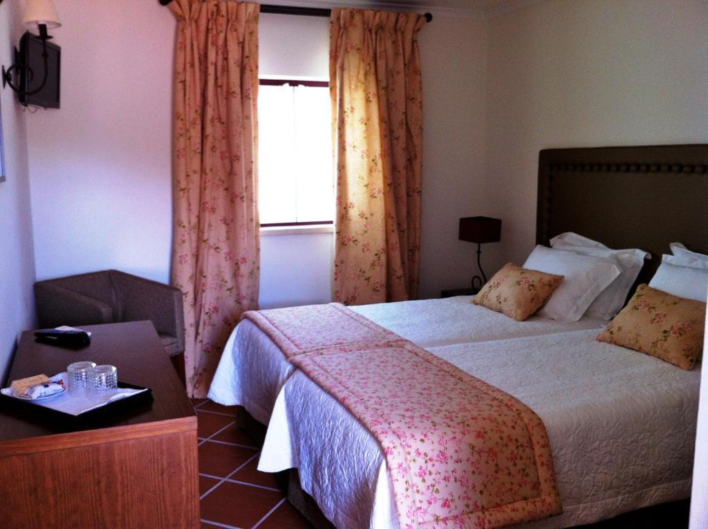 Casa Do Largo - Golega - Turismo De Habitacao Hotel Room photo