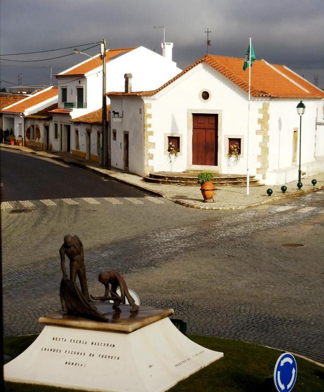 Casa Do Largo - Golega - Turismo De Habitacao Hotel Exterior photo